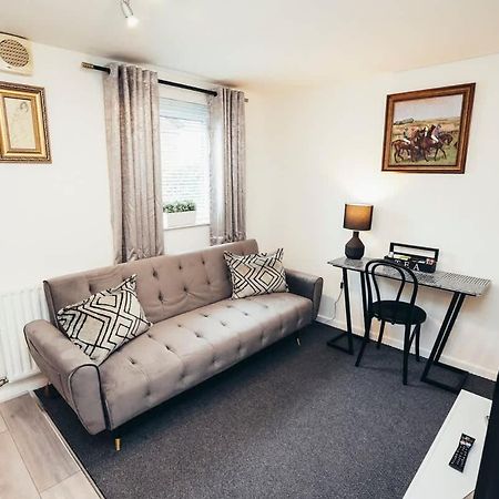 Snug 1Br Apt, Self Check In, Parking, By Derbnb Хілтон Екстер'єр фото