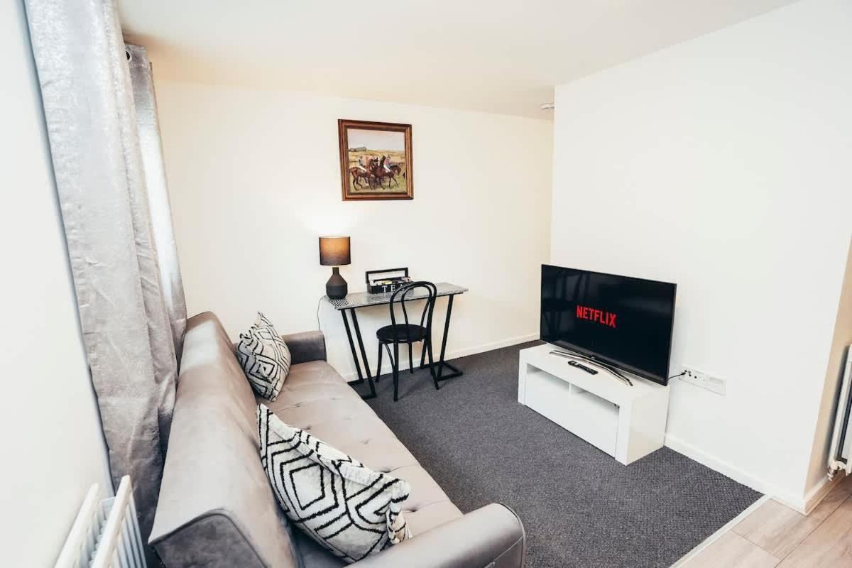 Snug 1Br Apt, Self Check In, Parking, By Derbnb Хілтон Екстер'єр фото